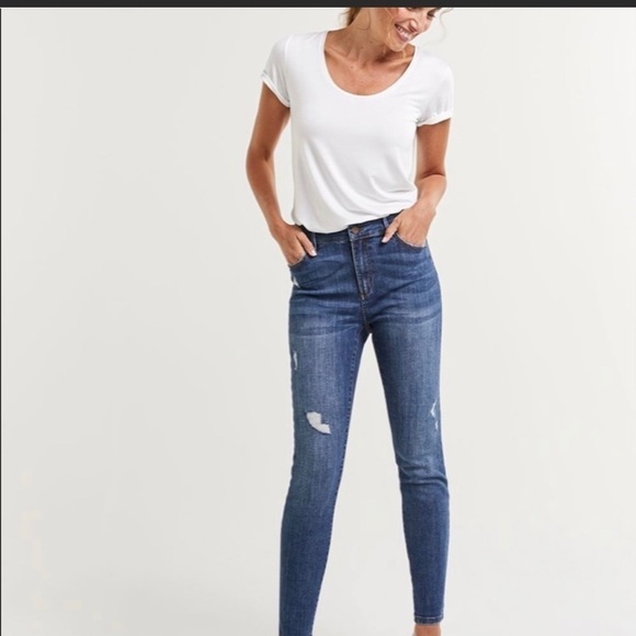 Reitmans Denim - REITMANS Distressed Ankle Crop Jeans